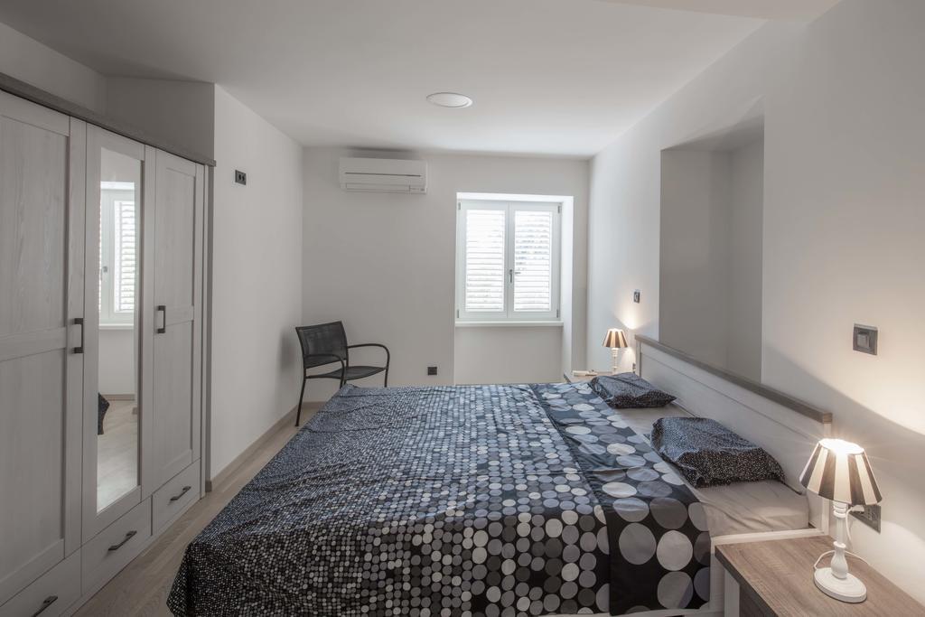 Apartments Villa Adrienne Mali Lošinj Kültér fotó