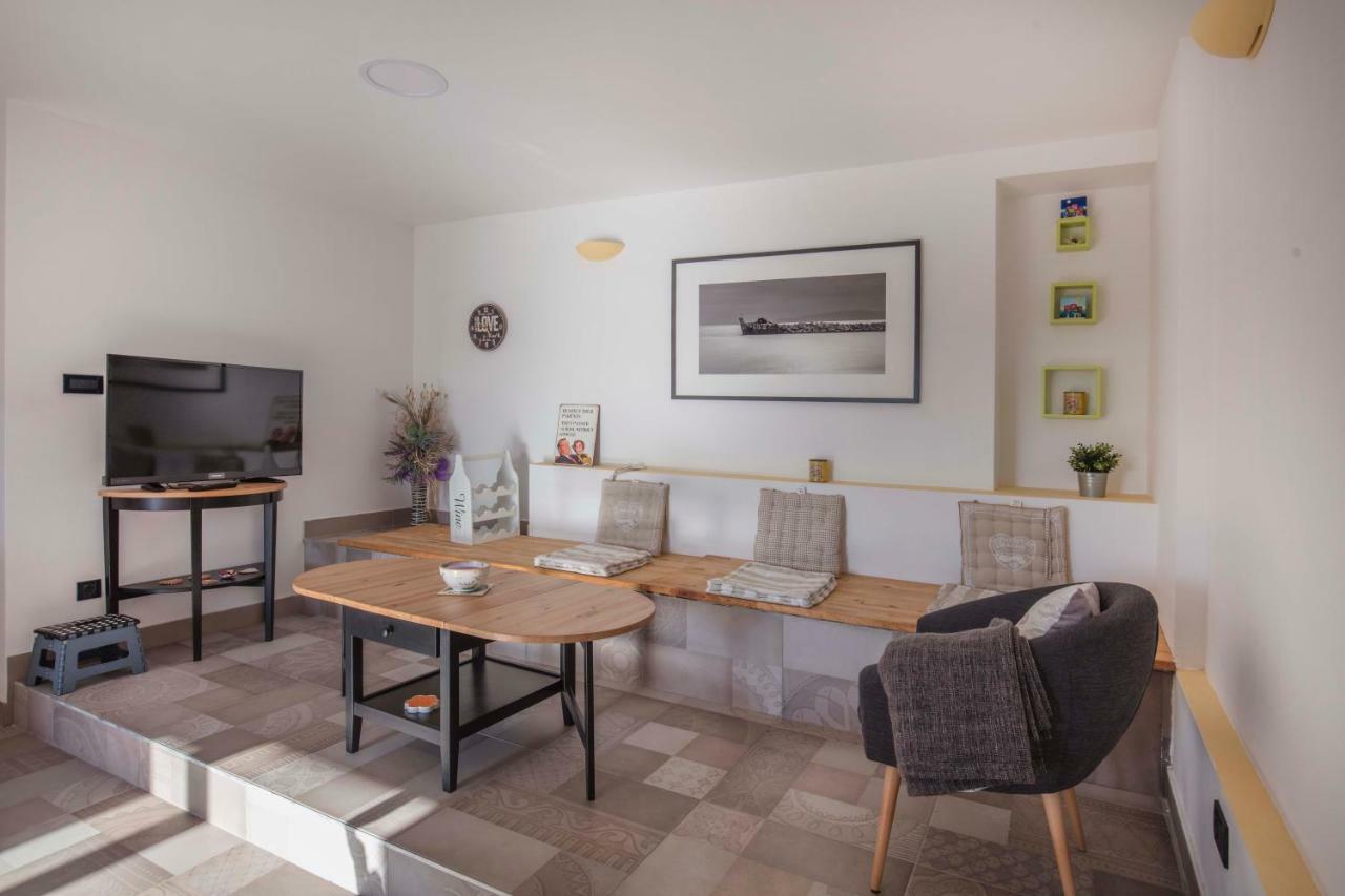 Apartments Villa Adrienne Mali Lošinj Kültér fotó